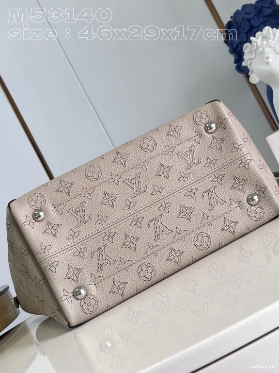 WIS 17CM LOUIS 29.5 x x VUITTON HINA-46 0715